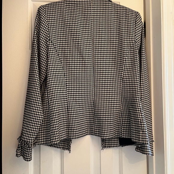 Houndstooth blazer with beads and pearl buttons - Picture 7 of 15